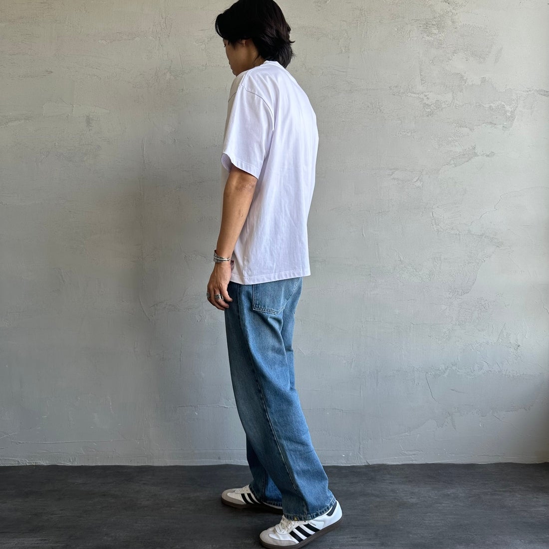 Fanatics [ファナティクス] 別注 MLB ワンポイントロゴ刺繍Tシャツ [ML0124FW0013-1-JF] WHITE &&モデル身長：179cm 着用サイズ：L&&