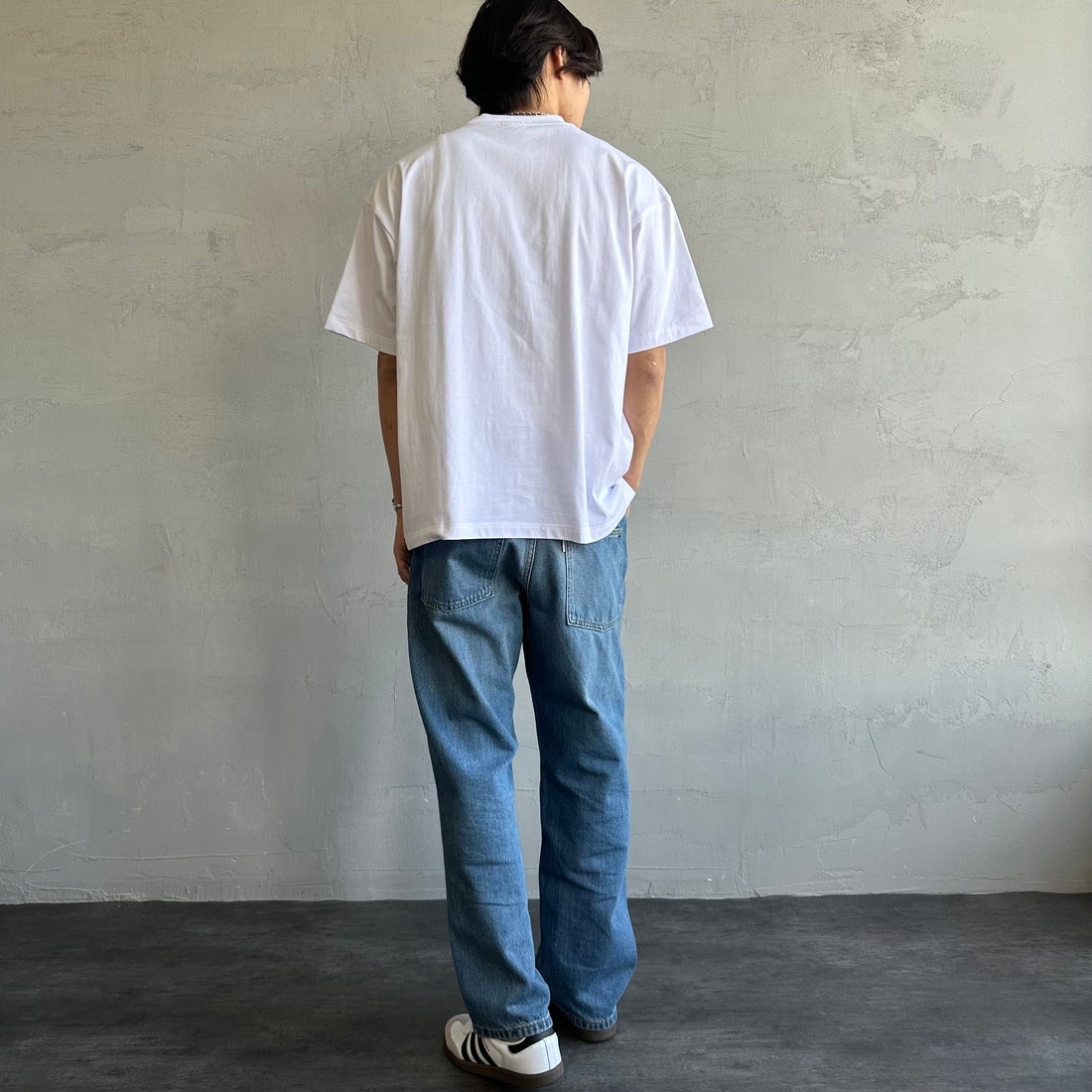 Fanatics [ファナティクス] 別注 MLB ワンポイントロゴ刺繍Tシャツ [ML0124FW0013-1-JF] WHITE &&モデル身長：179cm 着用サイズ：L&&