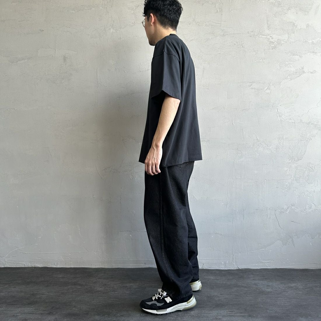 Fanatics [ファナティクス] 別注 MLB ワンポイントロゴ刺繍Tシャツ [ML0124FW0013-1-JF] BLACK &&モデル身長：167cm 着用サイズ：L&&