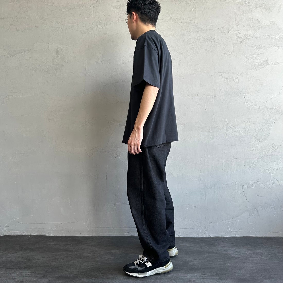 Fanatics [ファナティクス] 別注 MLB ワンポイントロゴ刺繍Tシャツ [ML0124FW0013-1-JF] BLACK &&モデル身長：167cm 着用サイズ：L&&