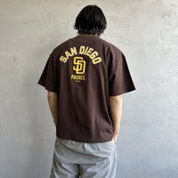 BROWN&&モデル身長：179cm 着用サイズ：L&&