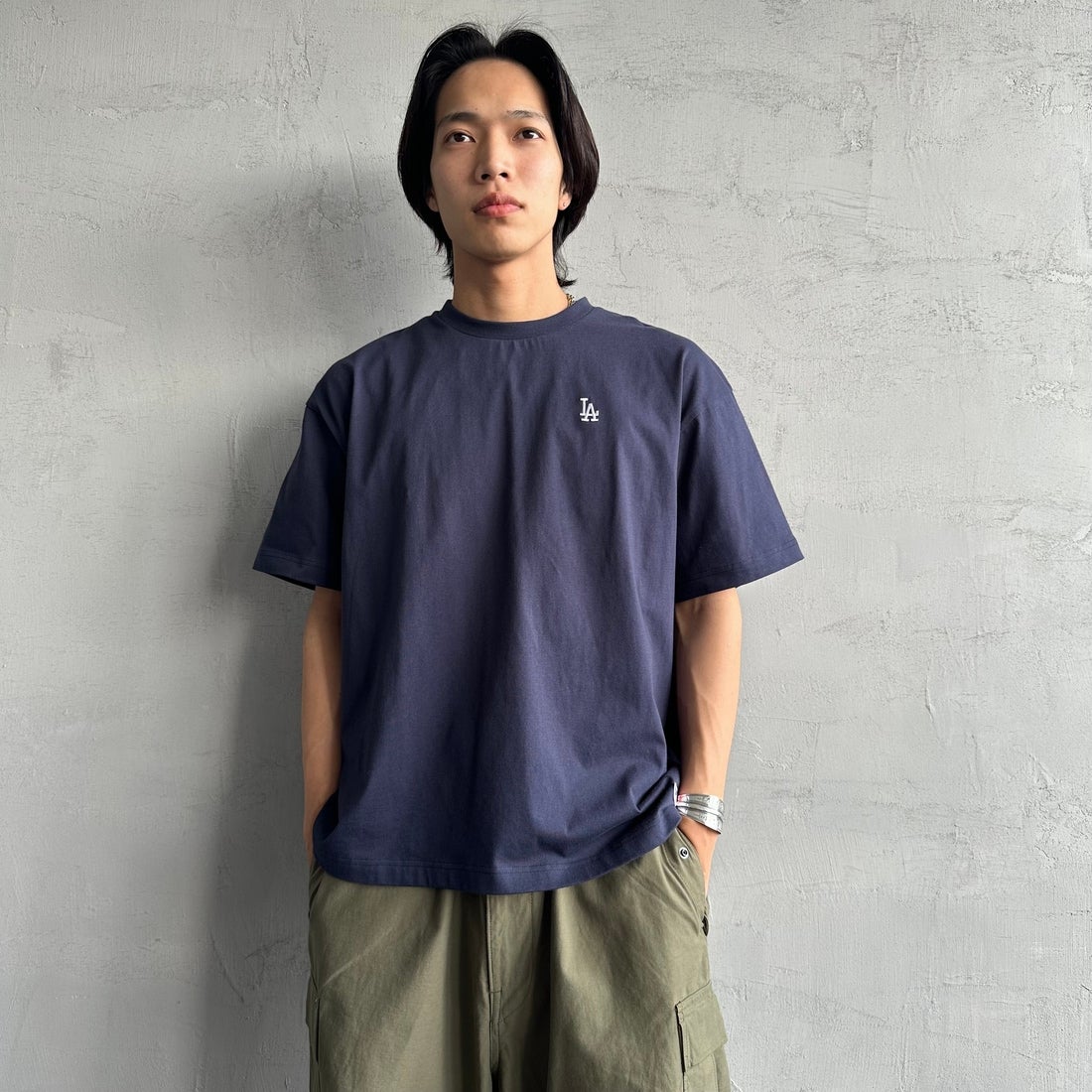 Fanatics [ファナティクス] 別注 MLBバックプリントTシャツ [ML0124FW0013-2-JF] NAVY &&モデル身長：179cm 着用サイズ：L&&