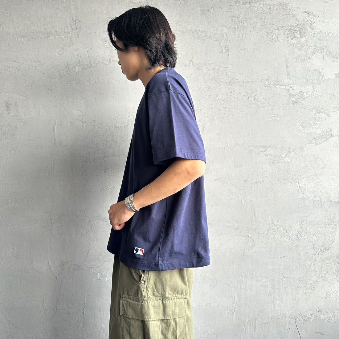 Fanatics [ファナティクス] 別注 MLBバックプリントTシャツ [ML0124FW0013-2-JF] NAVY &&モデル身長：179cm 着用サイズ：L&&