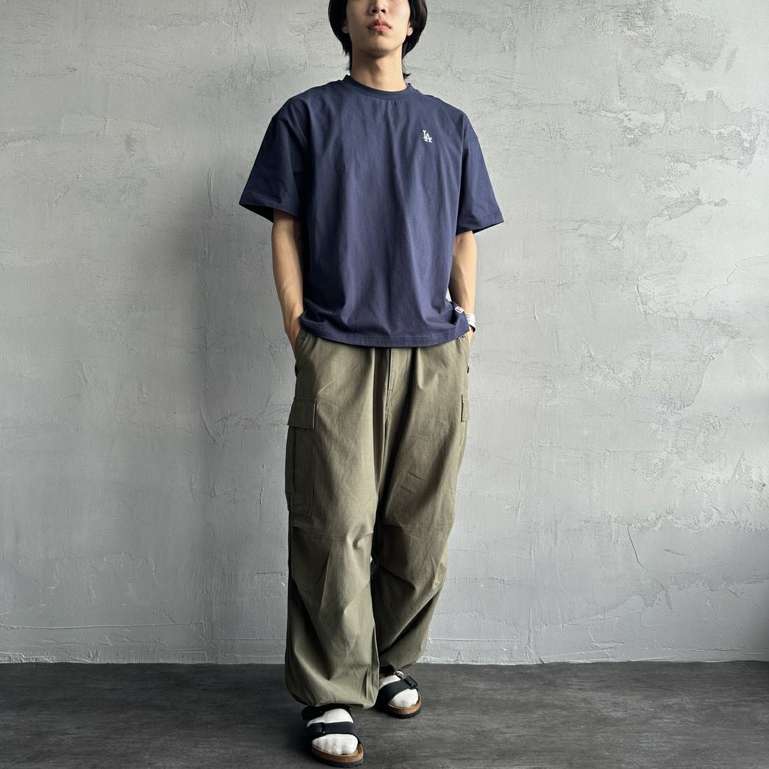 Fanatics [ファナティクス] 別注 MLBバックプリントTシャツ [ML0124FW0013-2-JF] NAVY &&モデル身長：179cm 着用サイズ：L&&