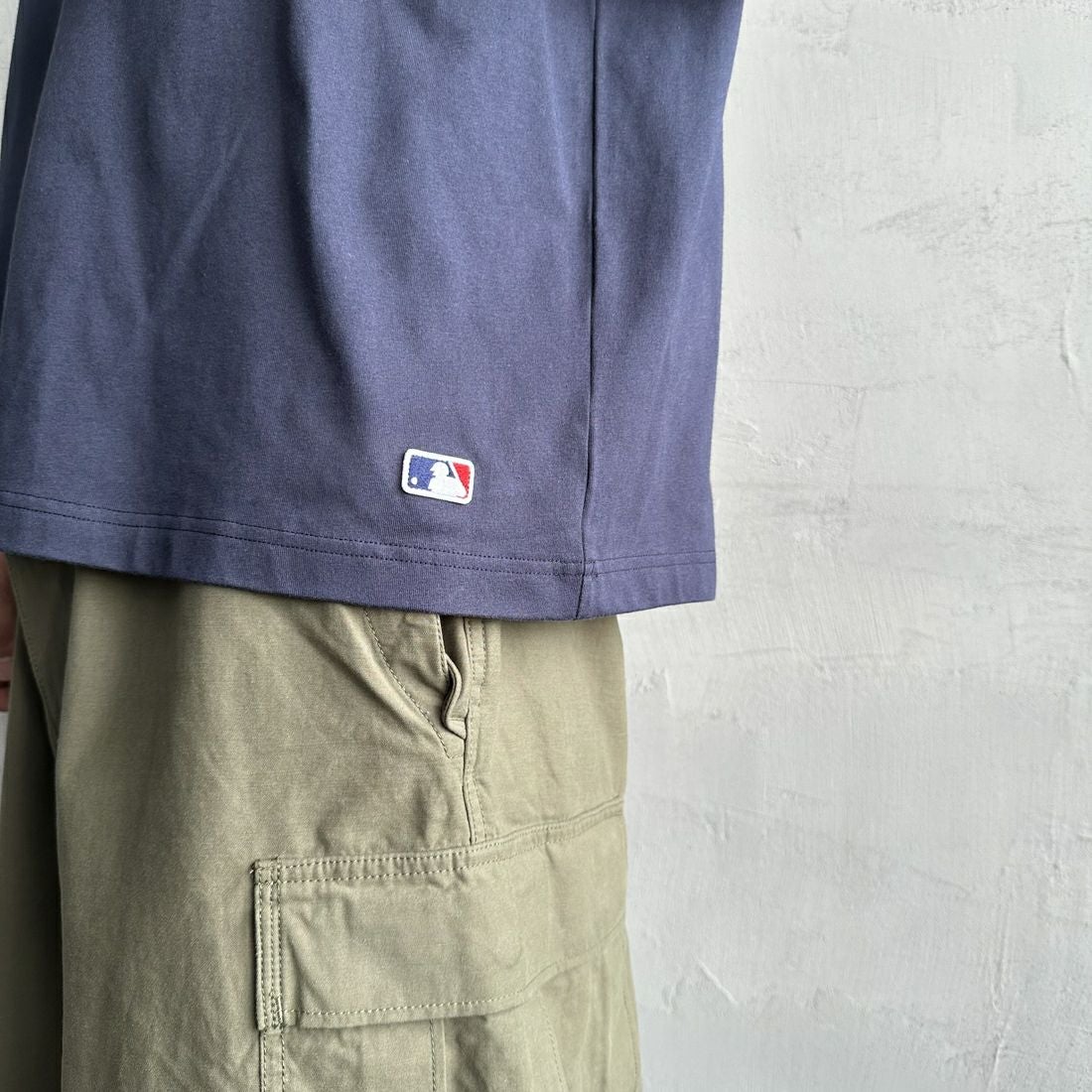 Fanatics [ファナティクス] 別注 MLBバックプリントTシャツ [ML0124FW0013-2-JF] NAVY &&モデル身長：179cm 着用サイズ：L&&