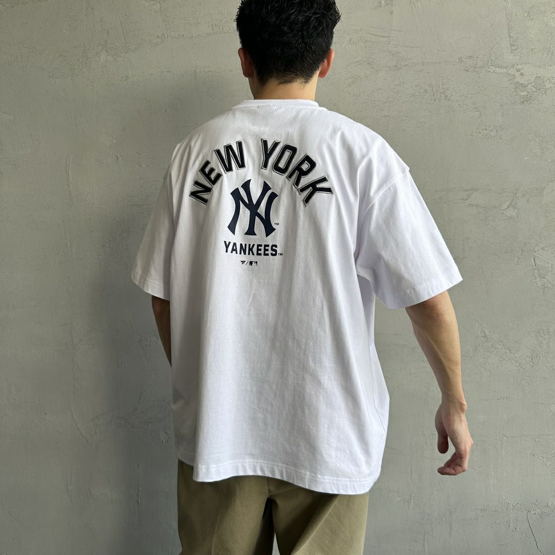 Fanatics [ファナティクス] 別注 MLBバックプリントTシャツ [ML0124FW0013-2-JF] WHITE &&モデル身長：167cm 着用サイズ：L&&