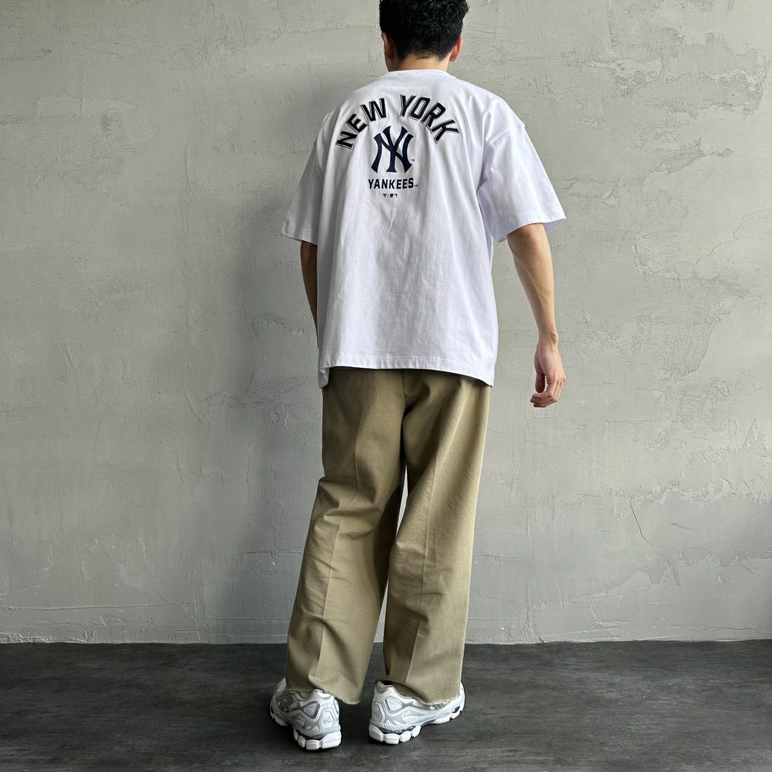 Fanatics [ファナティクス] 別注 MLBバックプリントTシャツ [ML0124FW0013-2-JF] WHITE &&モデル身長：167cm 着用サイズ：L&&