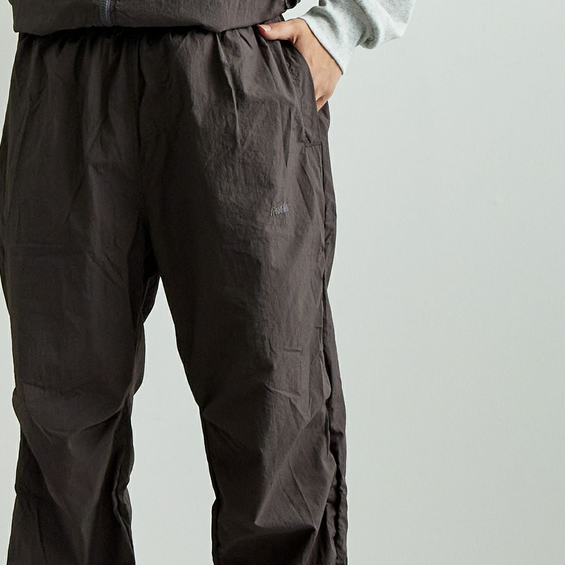 frostline [フロストライン] 別注 ナイロンパンツ [FL7-PT-IN5-JF] CHARCOAL
