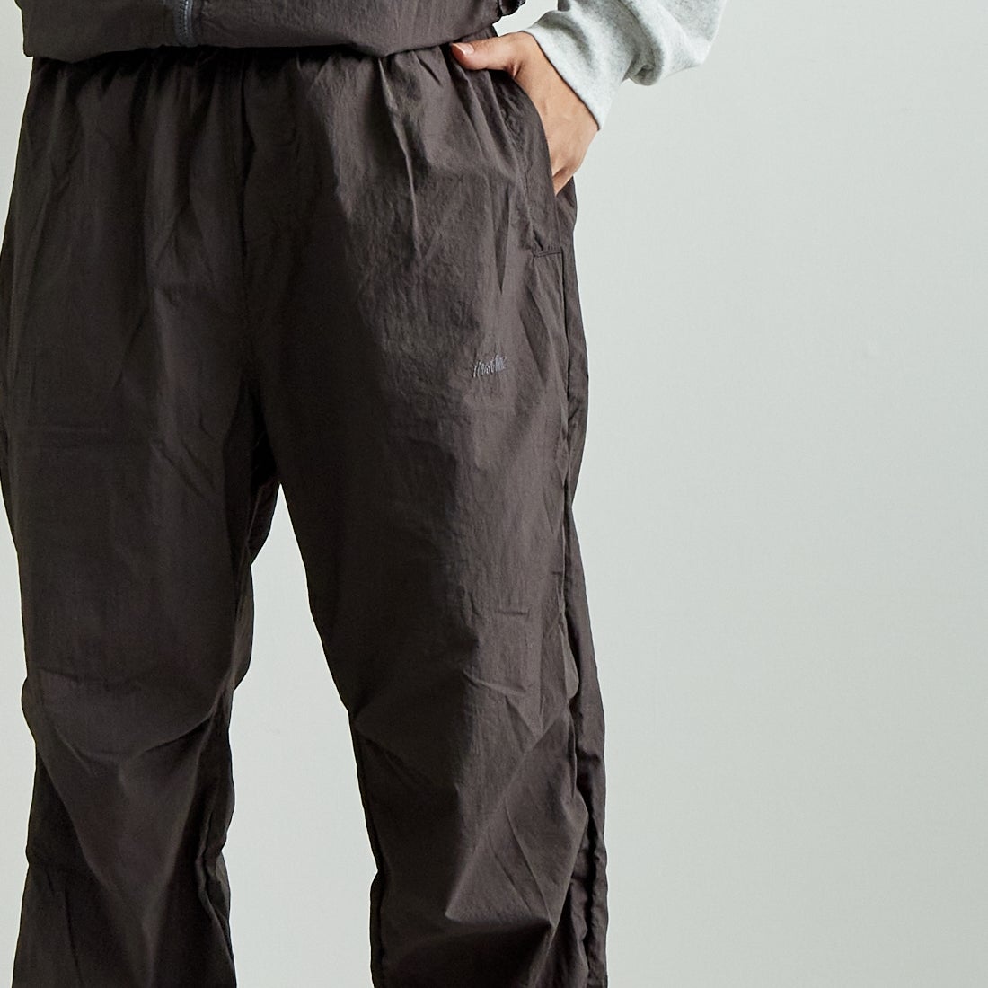 frostline [フロストライン] 別注 ナイロンパンツ [FL7-PT-IN5-JF] CHARCOAL