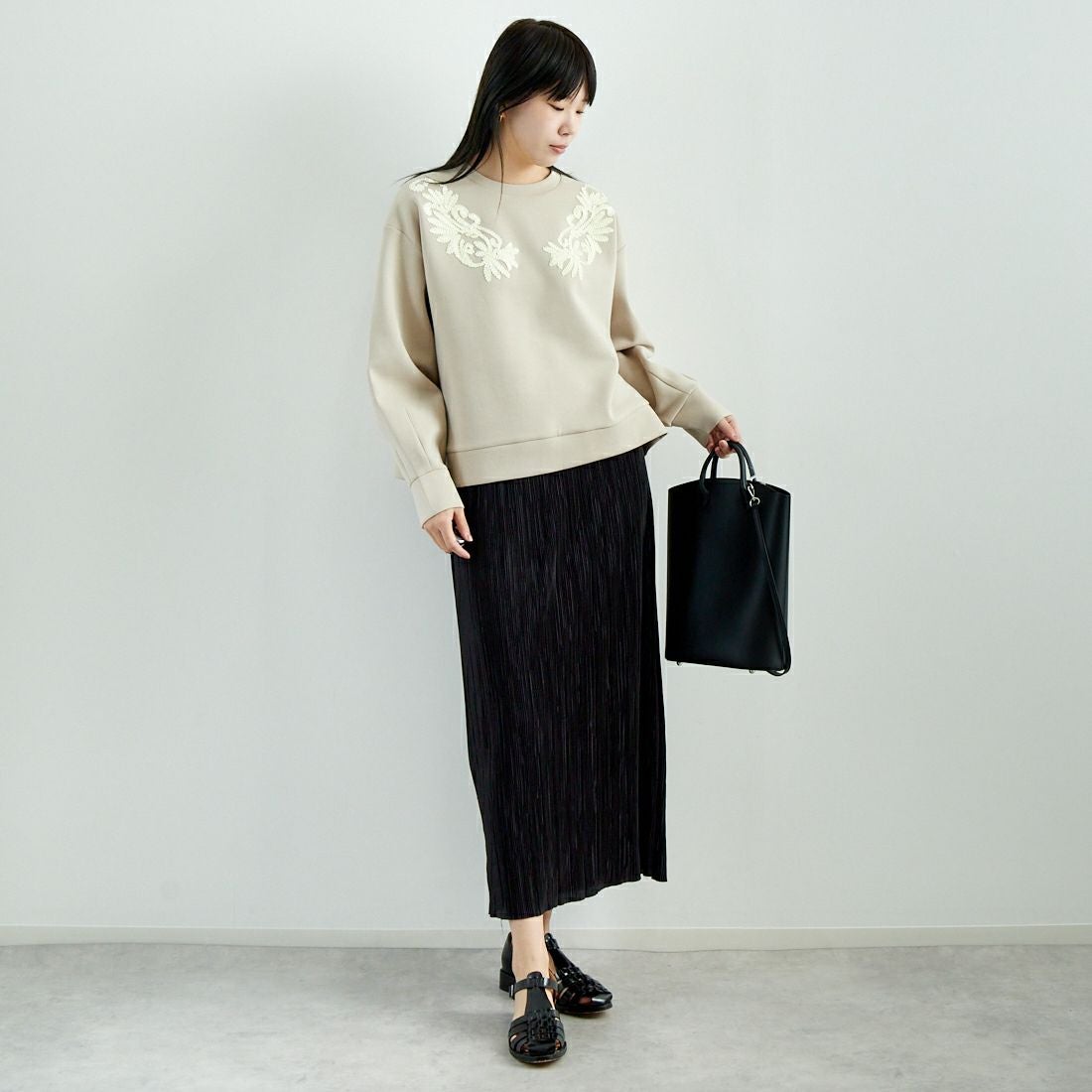 Jeans Factory Clothes [ジーンズファクトリークローズ] ダンボールニットテープ刺繍プルオーバー [149809] 27 ｸﾞﾚｰｼﾞｭ &&モデル身長：167cm 着用サイズ：F&&