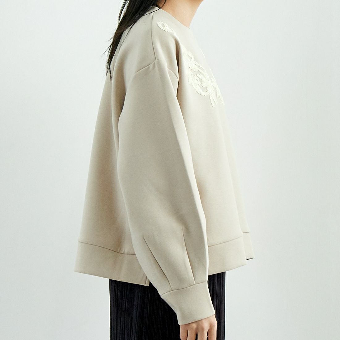 Jeans Factory Clothes [ジーンズファクトリークローズ] ダンボールニットテープ刺繍プルオーバー [149809] 27 ｸﾞﾚｰｼﾞｭ &&モデル身長：167cm 着用サイズ：F&&