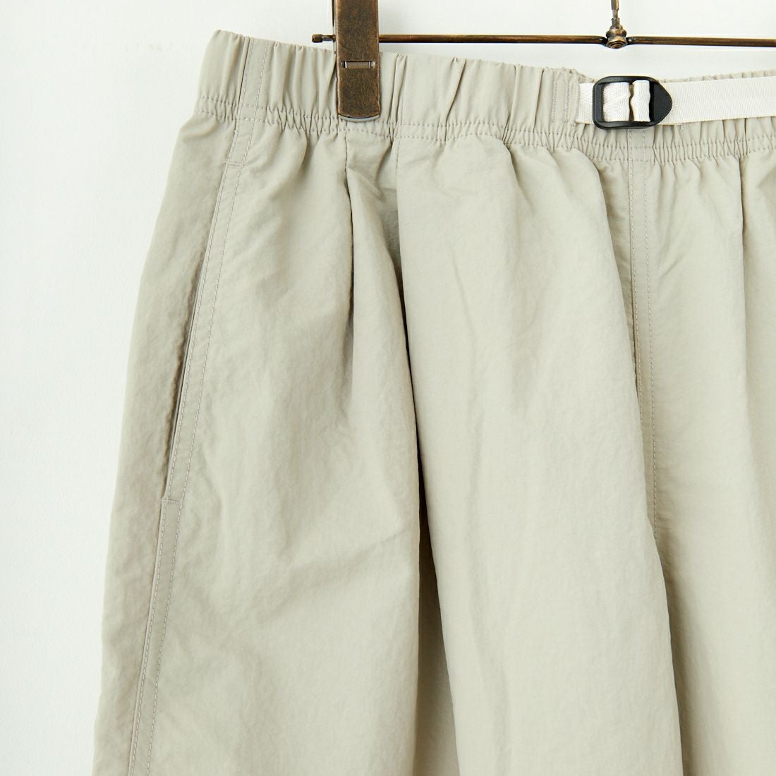 GRAMiCCi [グラミチ] 別注 2タックタッサーナイロンワイドパンツ [GUP5-S2050-JF] DUNE