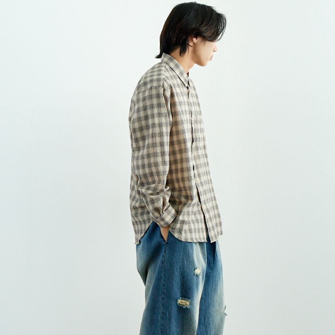 Noir Fabrik [ヌワールファブリック] エアコットンサッカーレギュラーカラーシャツ [JFCM-PS52-02] BEG CHECK &&モデル身長：179cm 着用サイズ：L&&