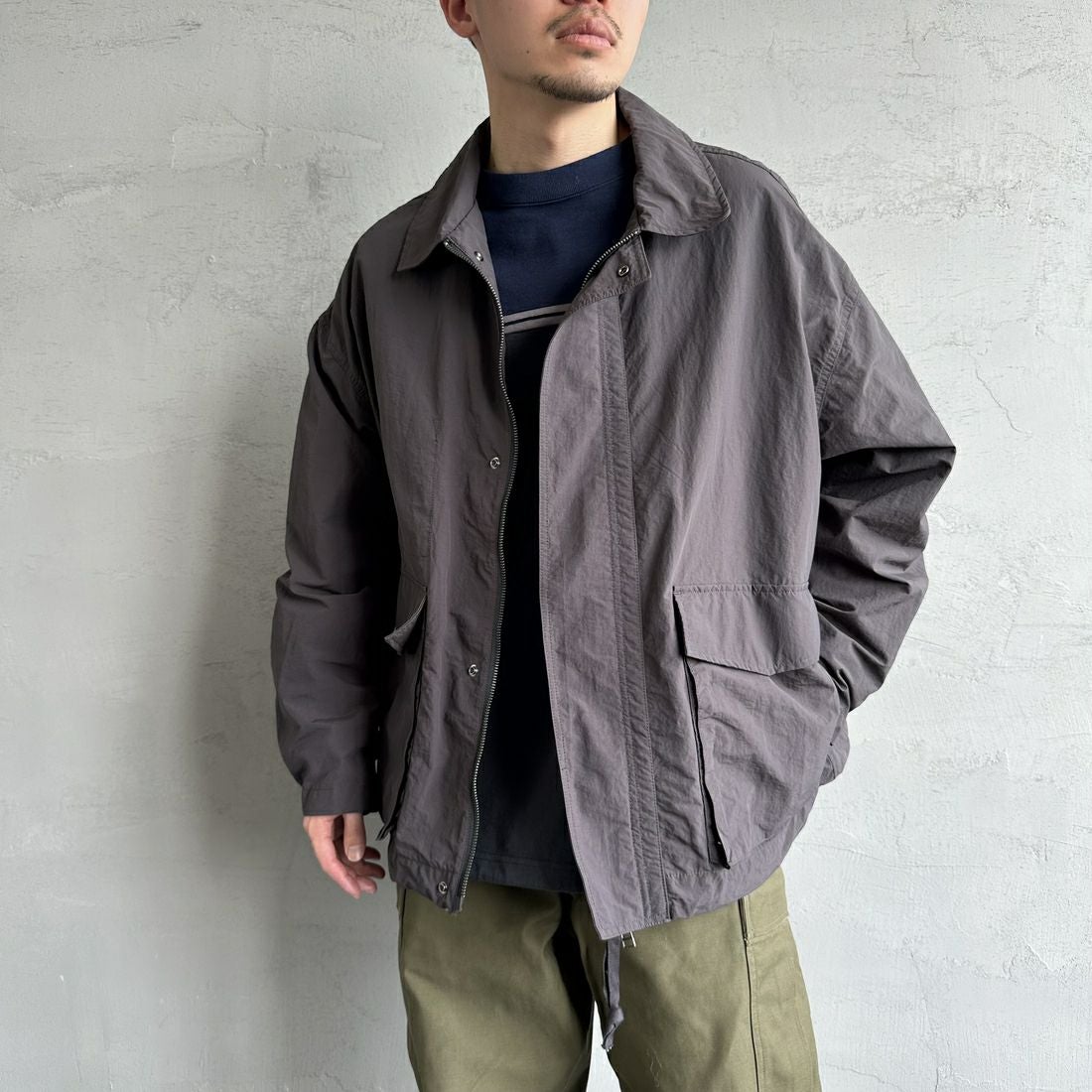 Jeans Factory Clothes [ジーンズファクトリークローズ] ウォッシャブルナイロンショートM-51ジャケット [JFC-251-013] BLACK &&モデル身長：168cm 着用サイズ：L&&