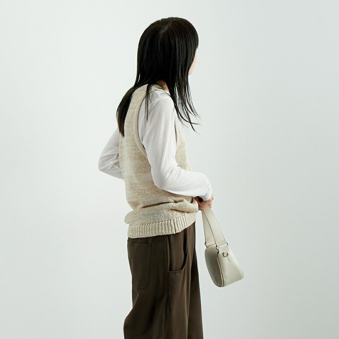 CLOCHE [クロシェ] スパンコール和紙ニットベスト [51285587] 031 ﾍﾞｰｼﾞｭ &&モデル身長：167cm 着用サイズ：2&&