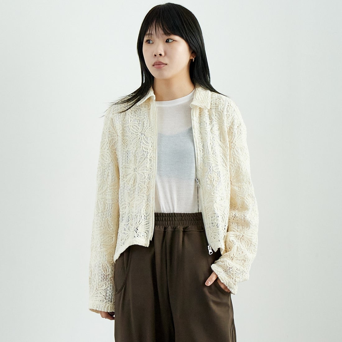 CLOCHE [クロシェ] コード刺繍レースブルゾン [51285558] 031 ｱｲﾎﾞﾘｰ &&モデル身長：167cm 着用サイズ：2&&