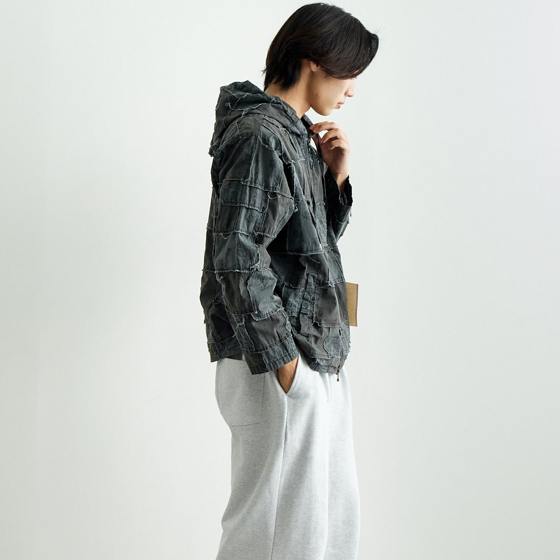 HELLO CALIF [ハローカリフ] HAV-A-HANK パッチワークフーディ [651007] BLACK &&モデル身長：179cm 着用サイズ：M&&