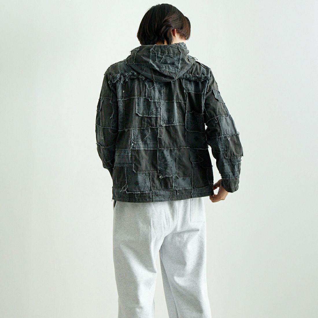 HELLO CALIF [ハローカリフ] HAV-A-HANK パッチワークフーディ [651007] BLACK &&モデル身長：179cm 着用サイズ：M&&