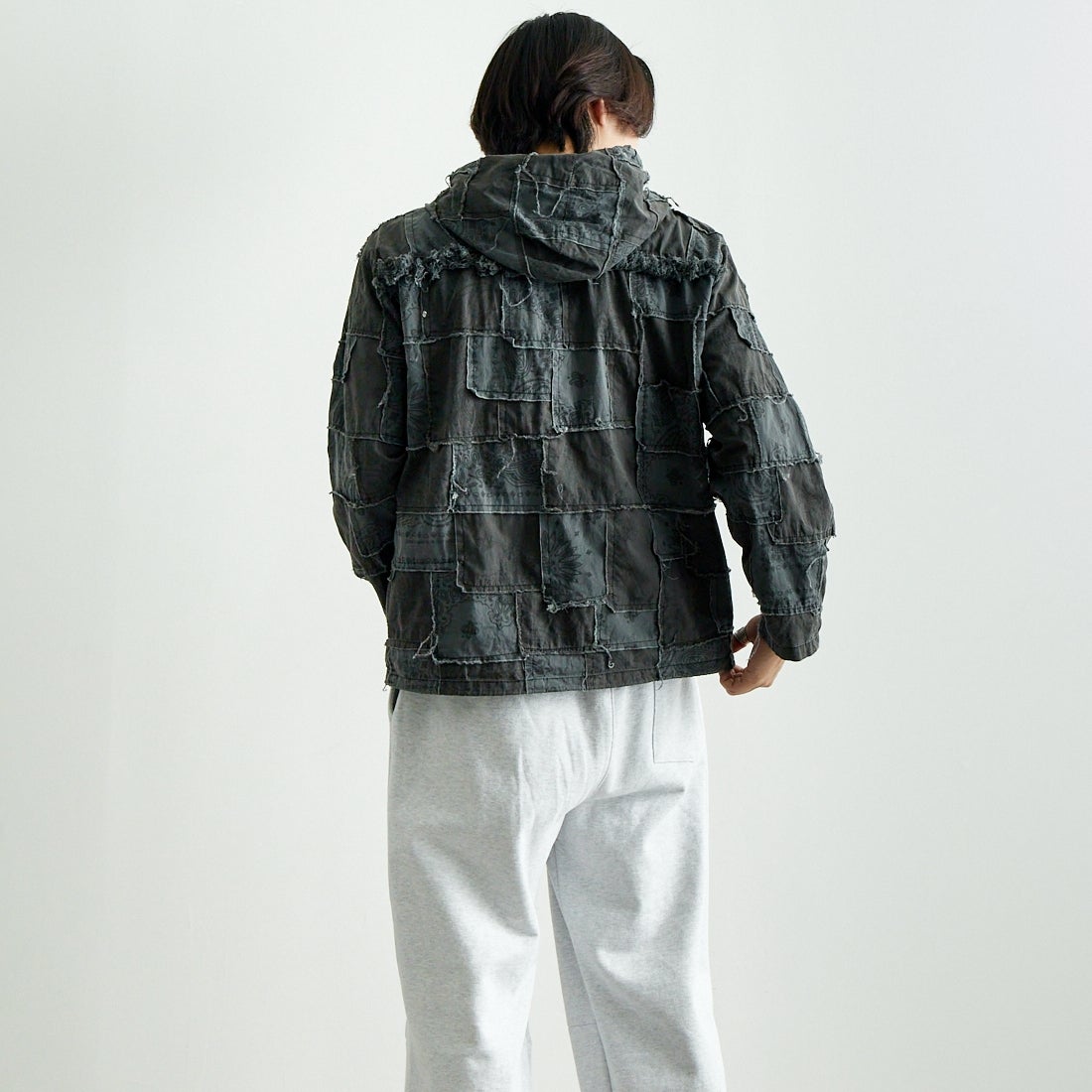 HELLO CALIF [ハローカリフ] HAV-A-HANK パッチワークフーディ [651007] BLACK &&モデル身長：179cm 着用サイズ：M&&