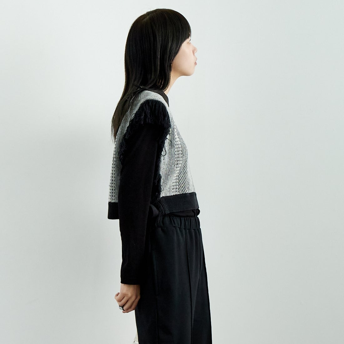 Jf Ready Made [ジェイエフレディメイド] ジャガードフリンジベスト [3010241] 880 ﾌﾞﾗｯｸ &&モデル身長：167cm 着用サイズ：F&&