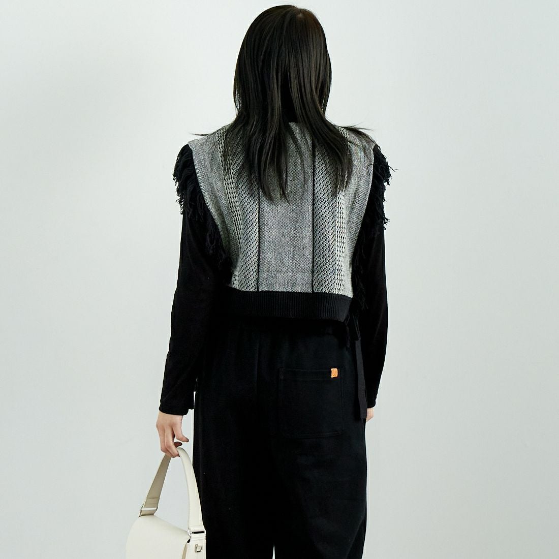 Jf Ready Made [ジェイエフレディメイド] ジャガードフリンジベスト [3010241] 880 ﾌﾞﾗｯｸ &&モデル身長：167cm 着用サイズ：F&&