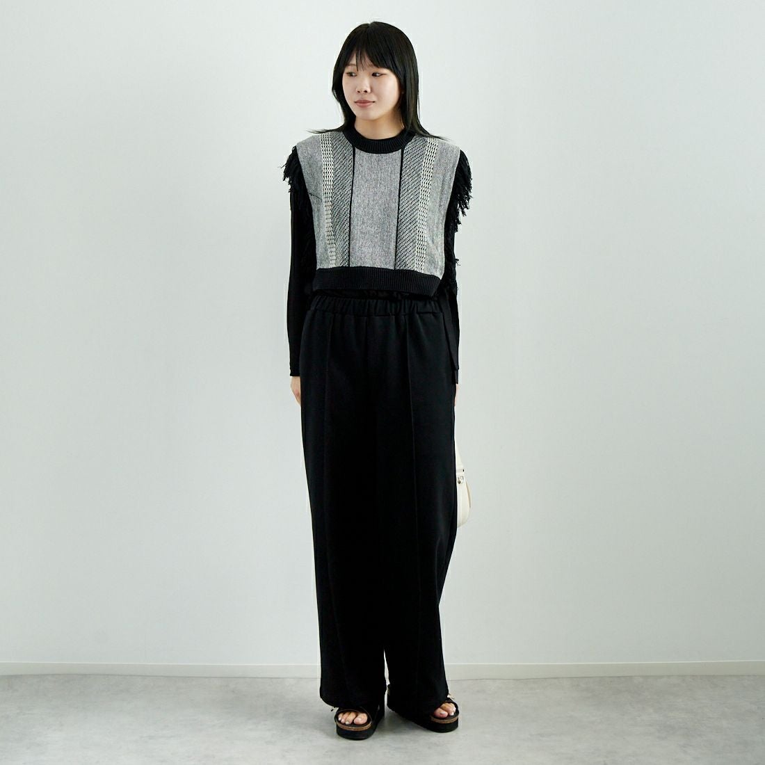 Jf Ready Made [ジェイエフレディメイド] ジャガードフリンジベスト [3010241] 880 ﾌﾞﾗｯｸ &&モデル身長：167cm 着用サイズ：F&&