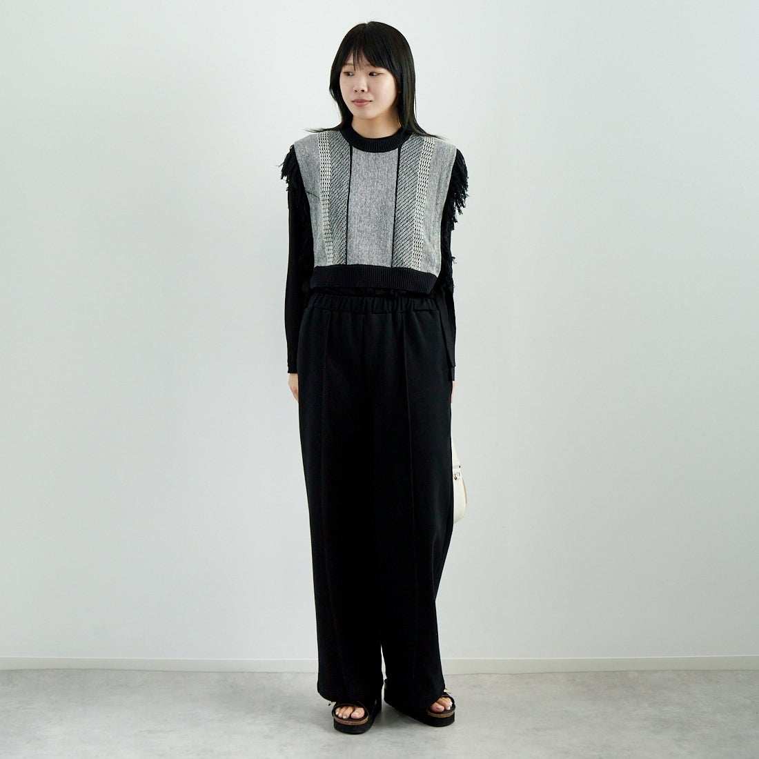 Jf Ready Made [ジェイエフレディメイド] ジャガードフリンジベスト [3010241] 880 ﾌﾞﾗｯｸ &&モデル身長：167cm 着用サイズ：F&&