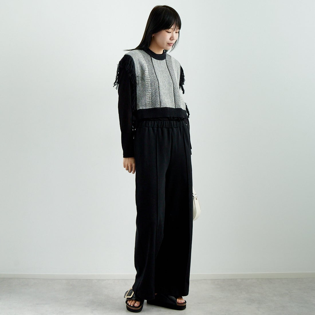 Jf Ready Made [ジェイエフレディメイド] ジャガードフリンジベスト [3010241] 880 ﾌﾞﾗｯｸ &&モデル身長：167cm 着用サイズ：F&&