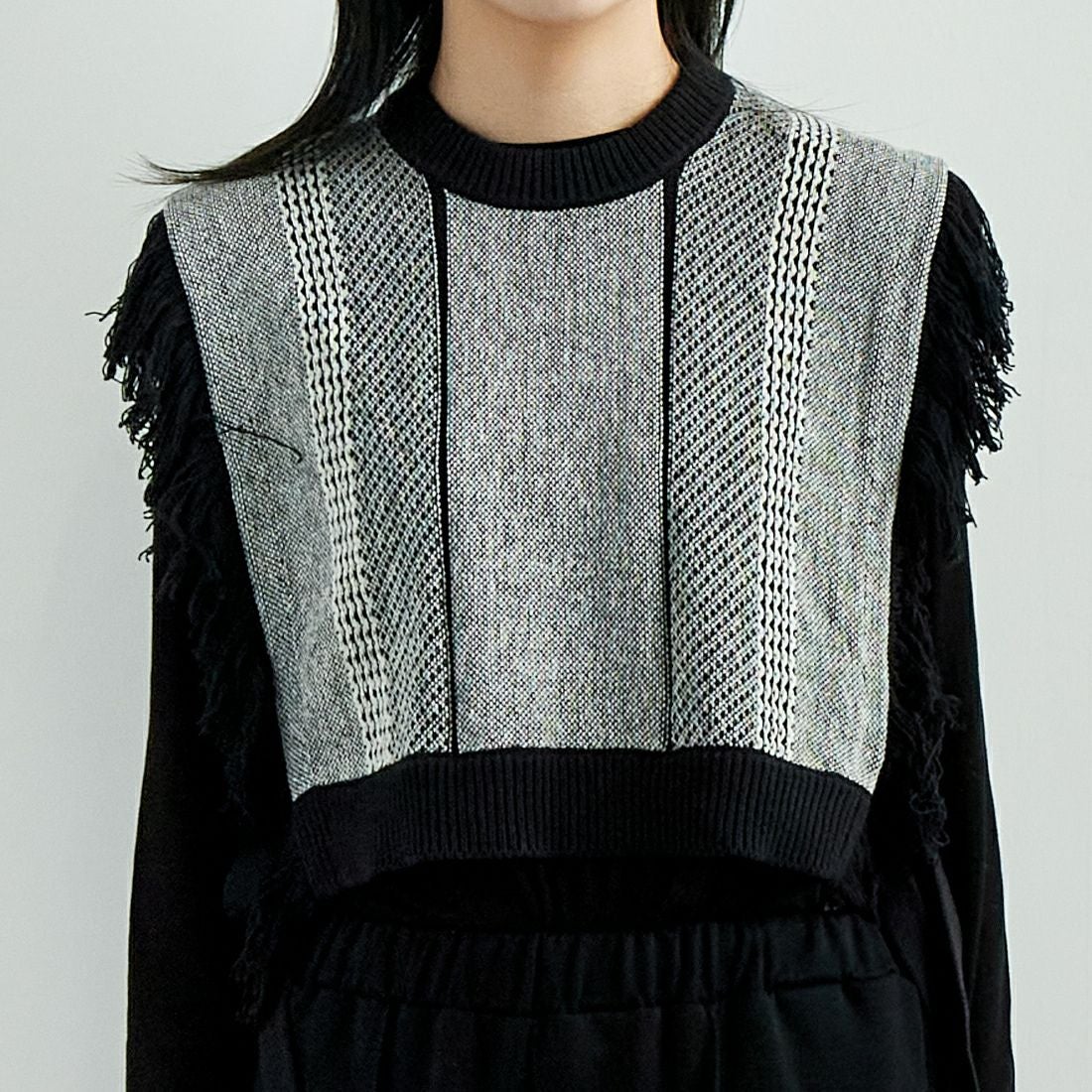 Jf Ready Made [ジェイエフレディメイド] ジャガードフリンジベスト [3010241] 880 ﾌﾞﾗｯｸ &&モデル身長：167cm 着用サイズ：F&&
