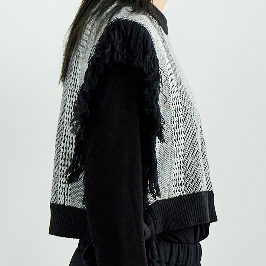 Jf Ready Made [ジェイエフレディメイド] ジャガードフリンジベスト [3010241] 880 ﾌﾞﾗｯｸ &&モデル身長：167cm 着用サイズ：F&&