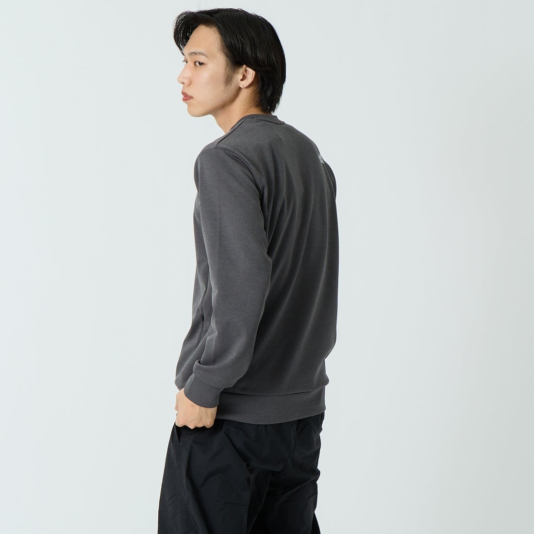THE NORTH FACE [ザ ノースフェイス] モーションクルーネックスウェット [NT32496] GG &&モデル身長：179cm 着用サイズ：M&&