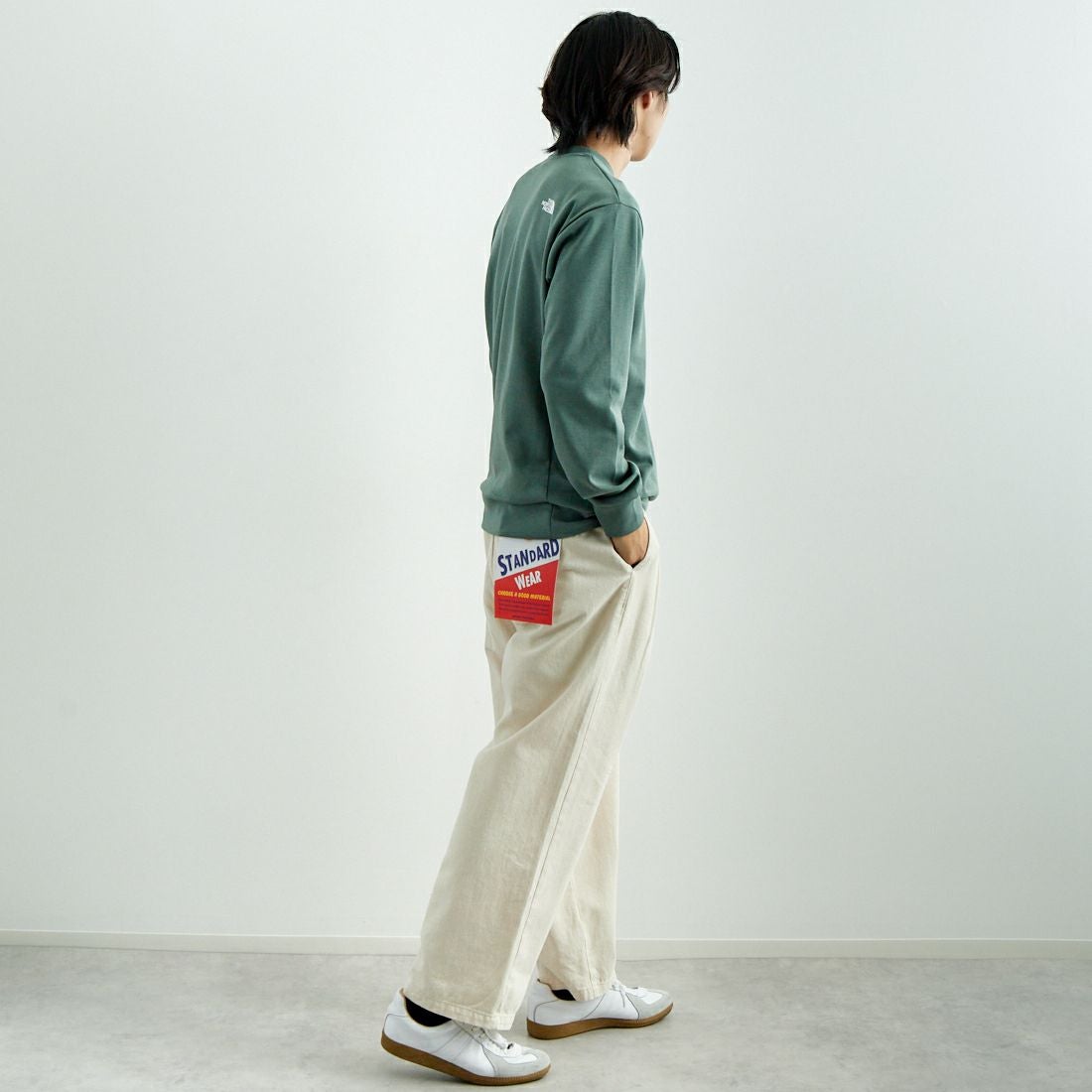 THE NORTH FACE [ザ ノースフェイス] モーションクルーネックスウェット [NT32496] DG &&モデル身長：179cm 着用サイズ：L&&