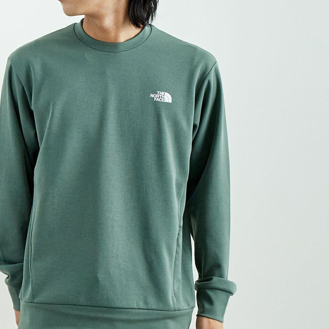 THE NORTH FACE [ザ ノースフェイス] モーションクルーネックスウェット [NT32496] DG &&モデル身長：179cm 着用サイズ：L&&