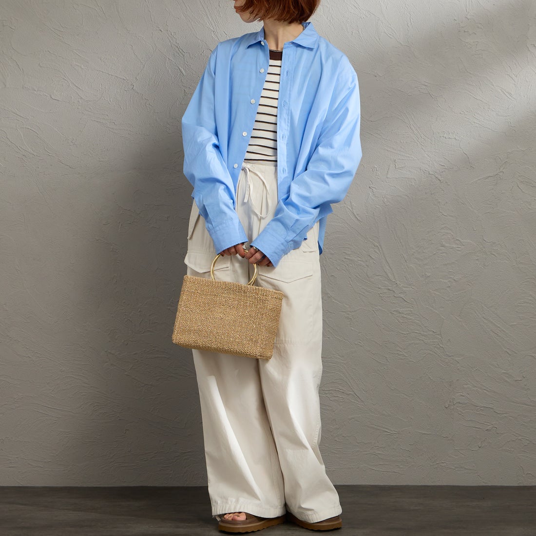 THE SHINZONE [ザ シンゾーン] ショートペックシャツ [25SMSBL12] 83 BLUE &&モデル身長：158cm 着用サイズ：F0&&