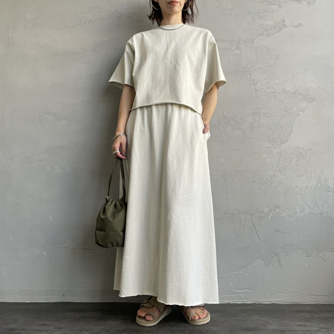 STAR&STRIPE [スターアンドストライプ] 別注 カットオフ マキシ丈フレアスカート [SSMD-080-JF] ASH GREY CHARCOAL&&モデル身長：158cm 着用サイズ：F&&