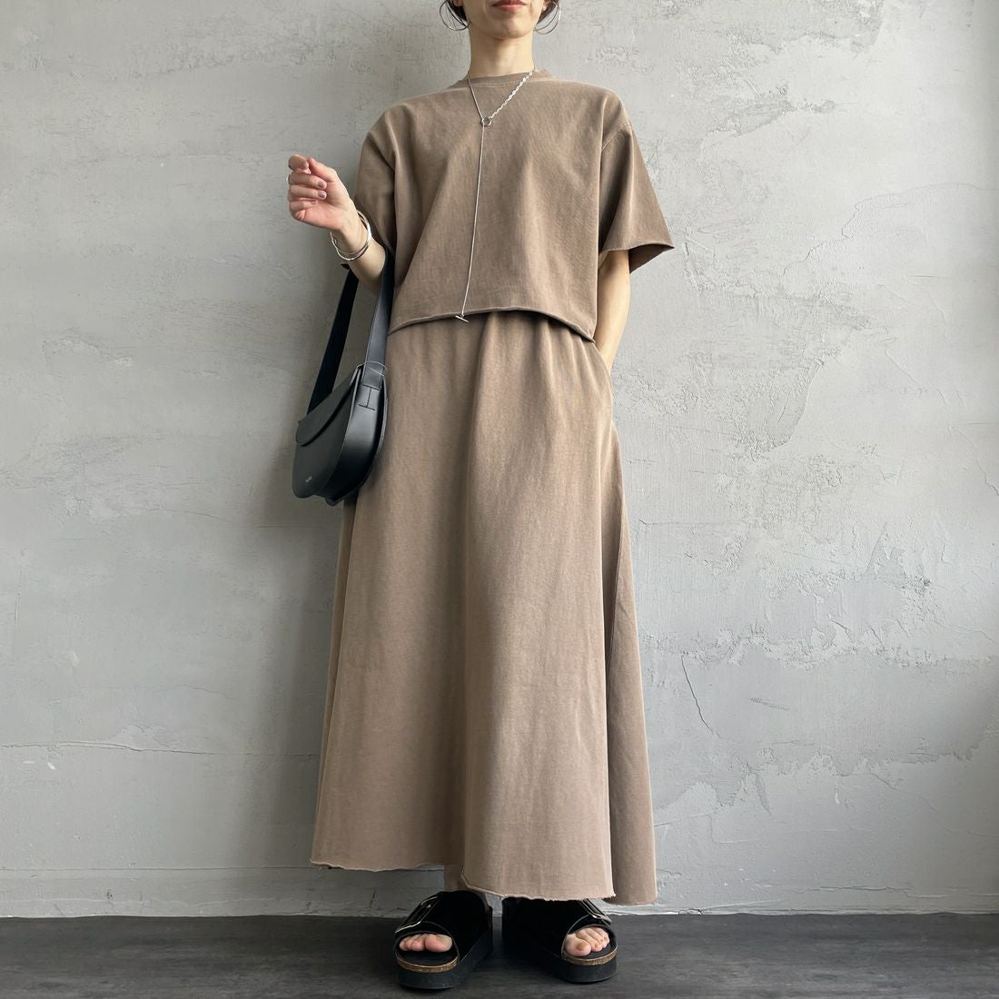 STAR&STRIPE [スターアンドストライプ] 別注 カットオフ マキシ丈フレアスカート [SSMD-080-JF] BROWN &&モデル身長：158cm 着用サイズ：F&&