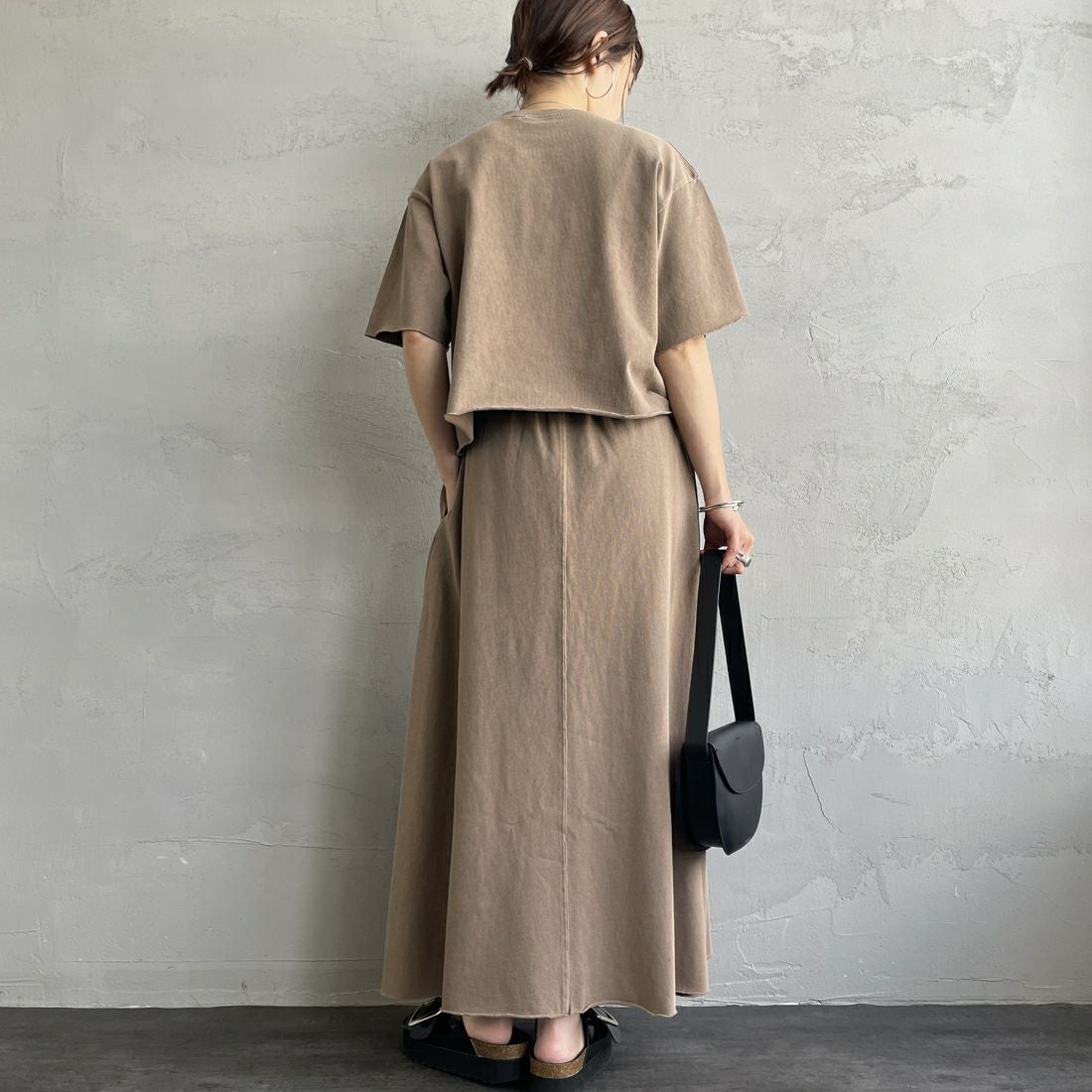 STAR&STRIPE [スターアンドストライプ] 別注 カットオフ マキシ丈フレアスカート [SSMD-080-JF] BROWN &&モデル身長：158cm 着用サイズ：F&&
