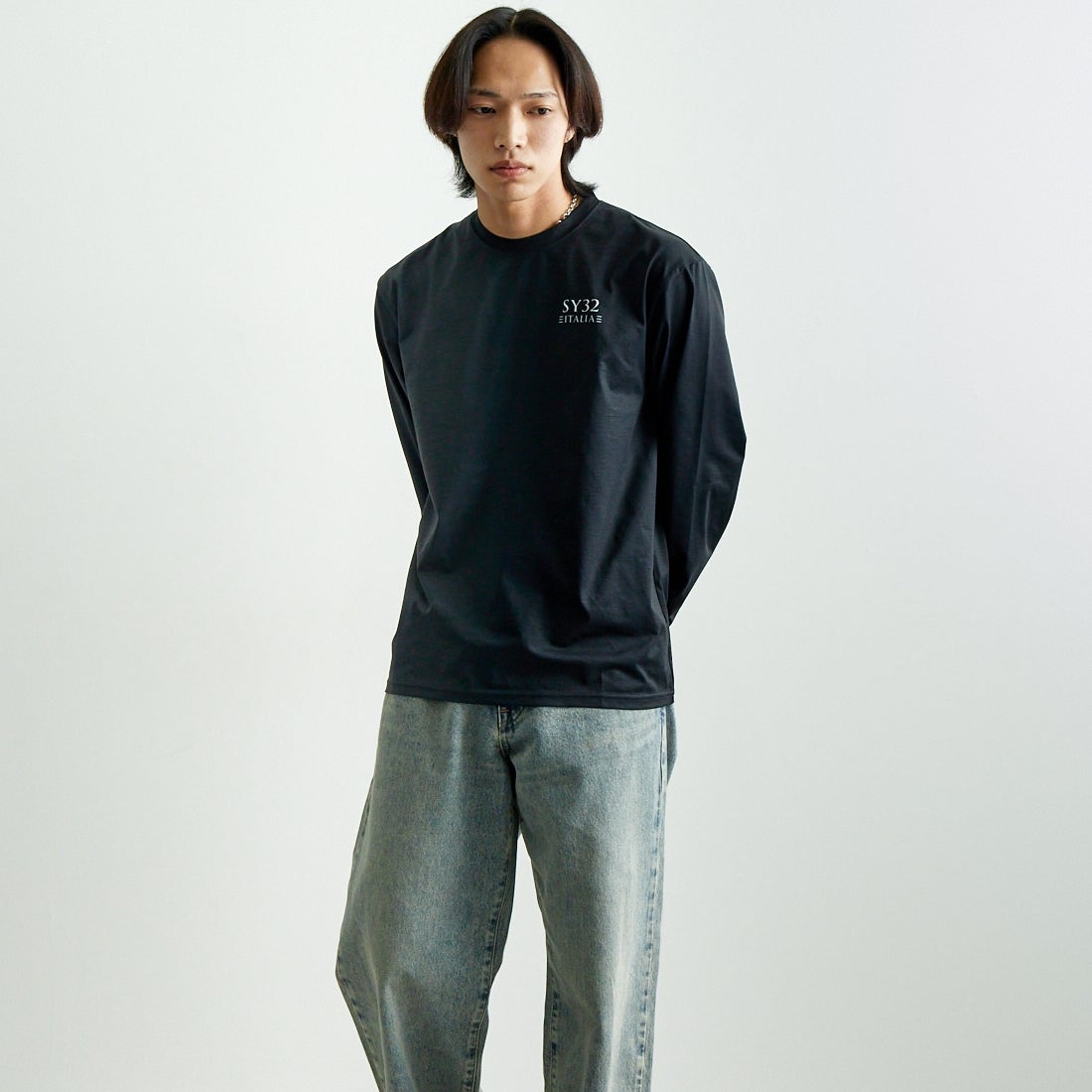 SY32 [エスワイサーティトゥ] グラデーションビッグロゴTシャツ [15027] BLACK &&モデル身長：179cm 着用サイズ：L&&