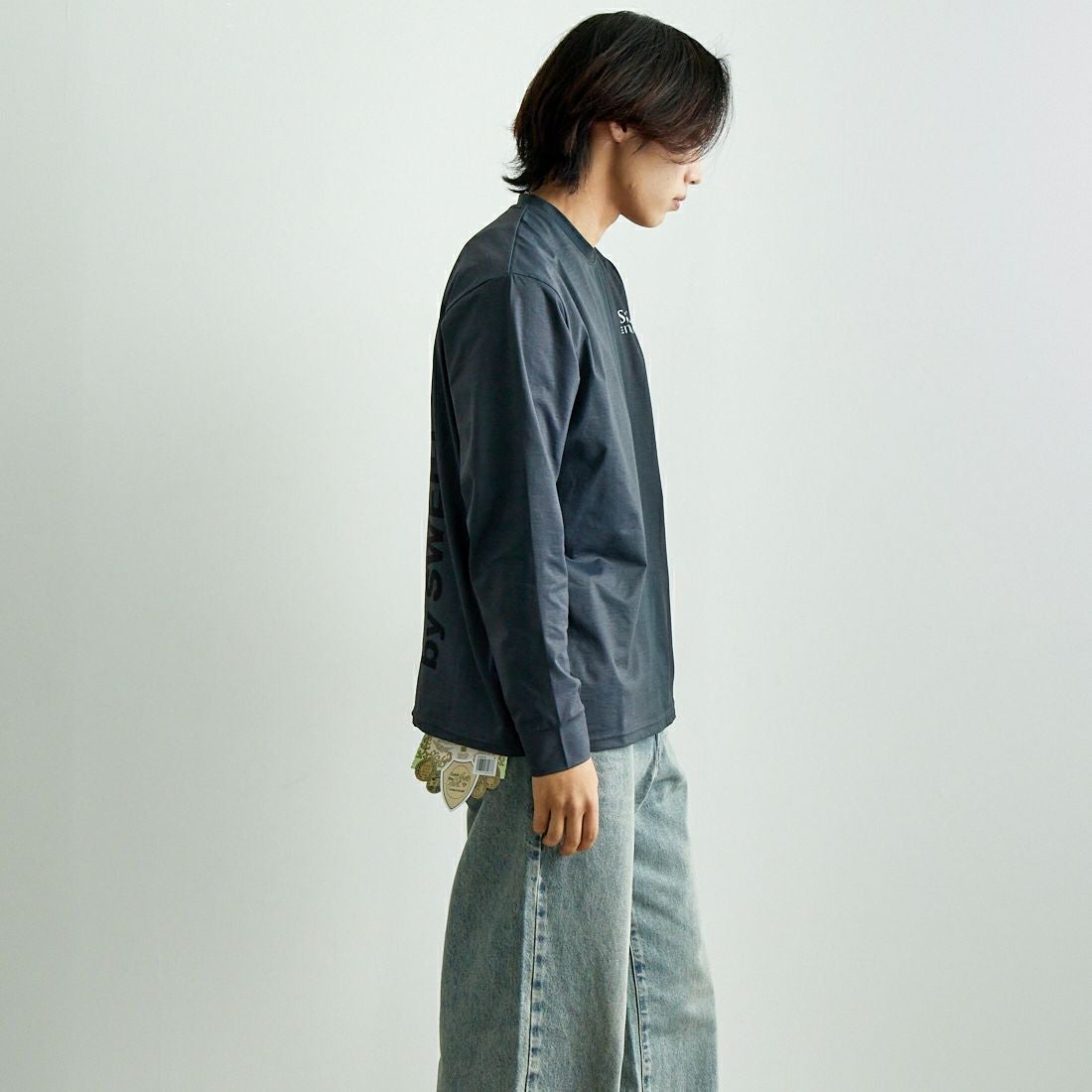 SY32 [エスワイサーティトゥ] グラデーションビッグロゴTシャツ [15027] BLACK &&モデル身長：179cm 着用サイズ：L&&