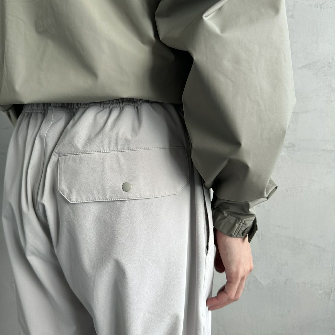 MANHATTAN PORTAGE [マンハッタンポーテージ] 別注 4WAYストレッチ イージーパンツ [25SSMP-IN61-JF] L.GREY &&モデル身長：167cm 着用サイズ：L&&