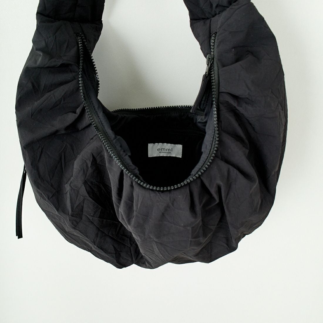 emmi [エミ] 撥水 2wayワッシャーショルダーバッグ [13WGB251307] BLK
