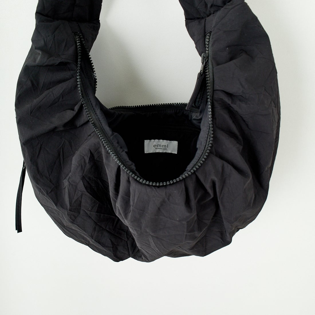 emmi [エミ] 撥水 2wayワッシャーショルダーバッグ [13WGB251307] BLK