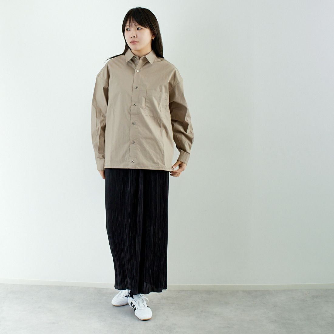 SLICK [スリック] タイプライタードローストリングシャツ [5155912] 520 GRAYBE &&モデル身長：167cm 着用サイズ：0&&