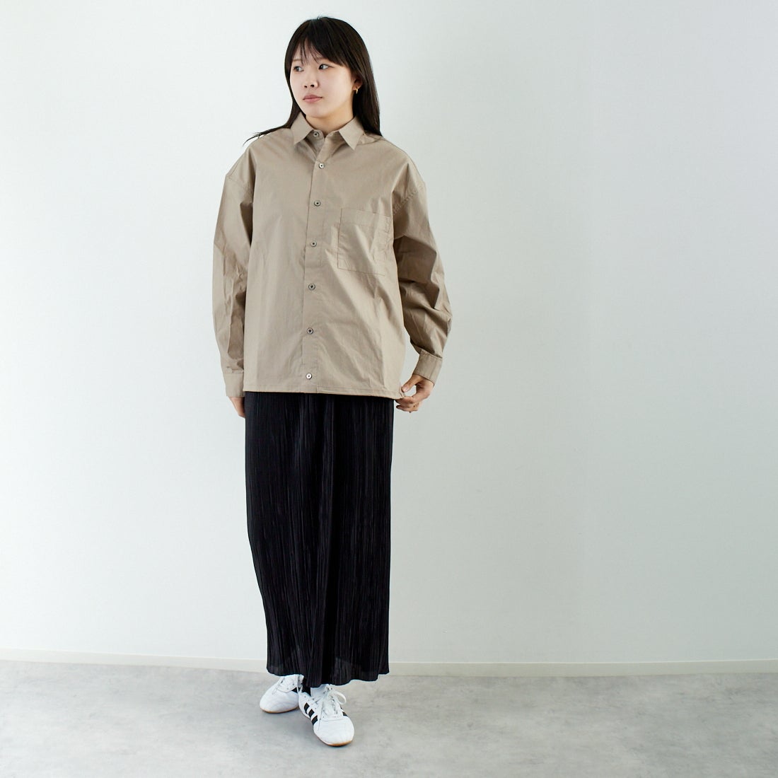 SLICK [スリック] タイプライタードローストリングシャツ [5155912] 520 GRAYBE &&モデル身長：167cm 着用サイズ：0&&