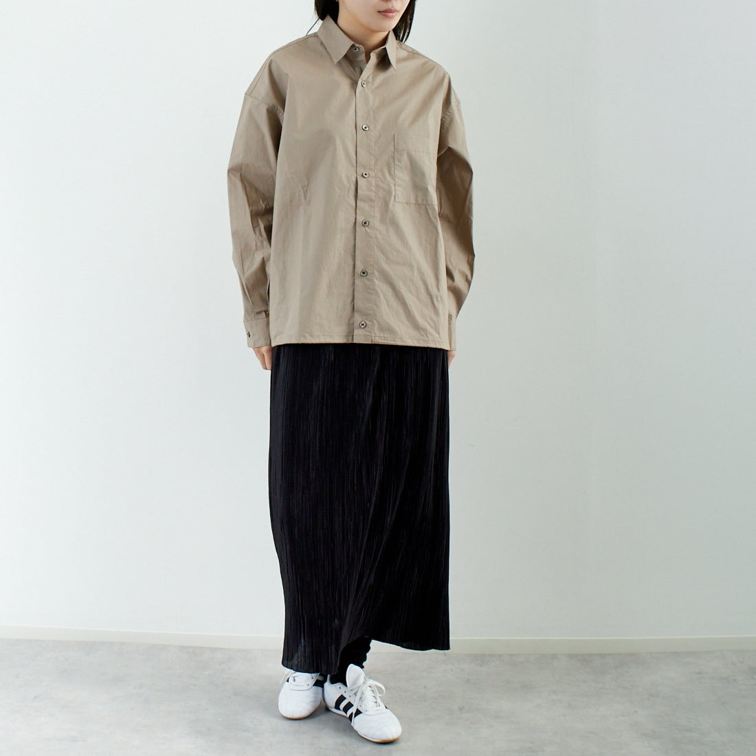 SLICK [スリック] タイプライタードローストリングシャツ [5155912] 520 GRAYBE &&モデル身長：167cm 着用サイズ：0&&