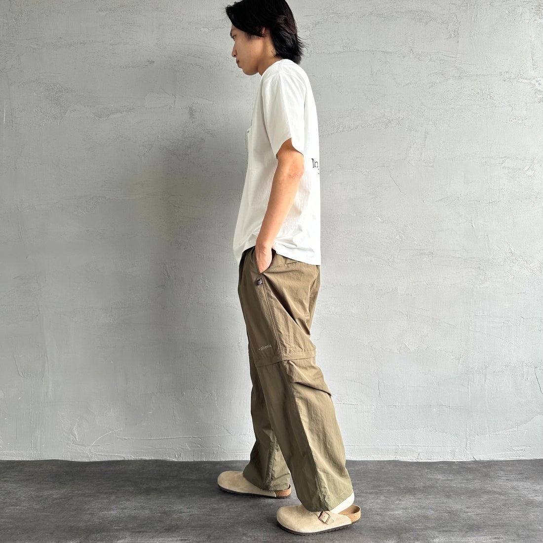 MANHATTAN PORTAGE [マンハッタンポーテージ] 別注 ポケット刺繍 バックプリントTシャツ [25SSMP-IN62-JF] WHITE &&モデル身長：179cm 着用サイズ：L&&