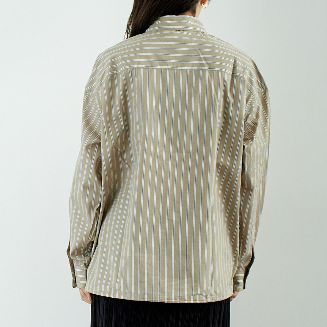 SLICK [スリック] 100/2 ストライプドローストリングシャツ [5155913] 505 BEIGE &&モデル身長：167cm 着用サイズ：0&&