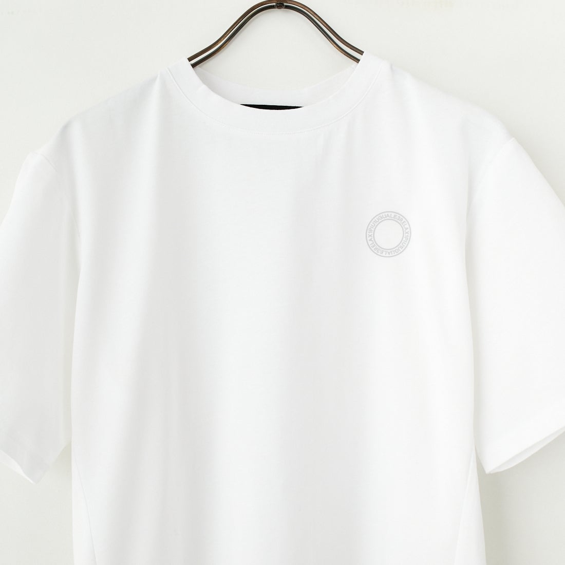 1PIU1UGUALE3 RELAX [ウノ ピゥ ウノ ウグァーレ トレ] 別注 メッシュデザイン バックプリントTシャツ [UST-25120IN-JF] WHITE