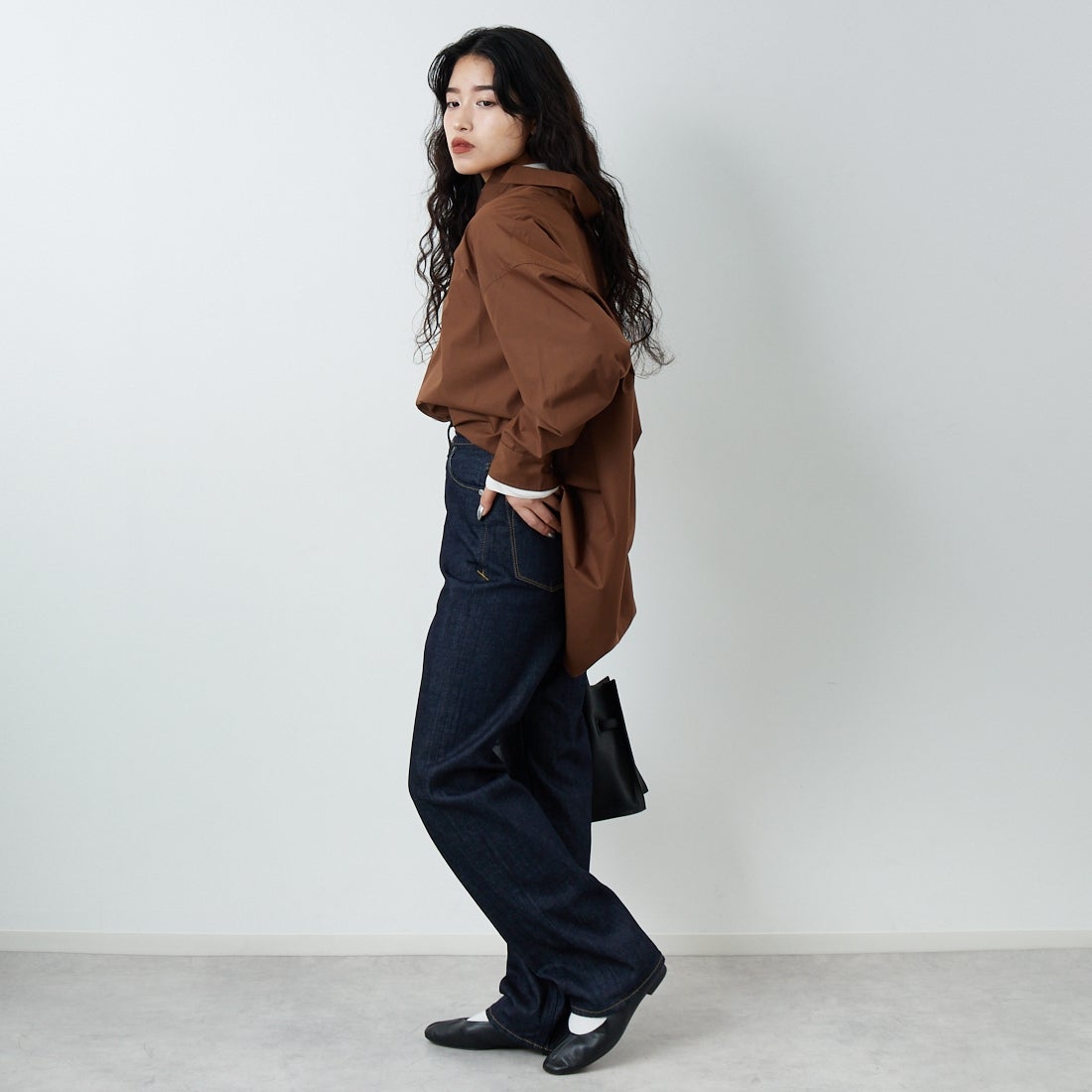 YANUK [ヤヌーク] ボーイズストレート LEA [57142230] OWI &&モデル身長：162cm 着用サイズ：24&&