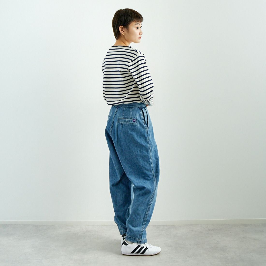 THE NORTH FACE PURPLE LABEL [ザ ノースフェイス パープルレーベル] デニムワイドテーパードフィールドパンツ [N25SC108] IB ID BLEA &&モデル身長：160cm 着用サイズ：WS&&